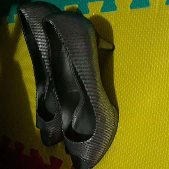 Metallic Bandolino Pumps - Picture 6 of 8